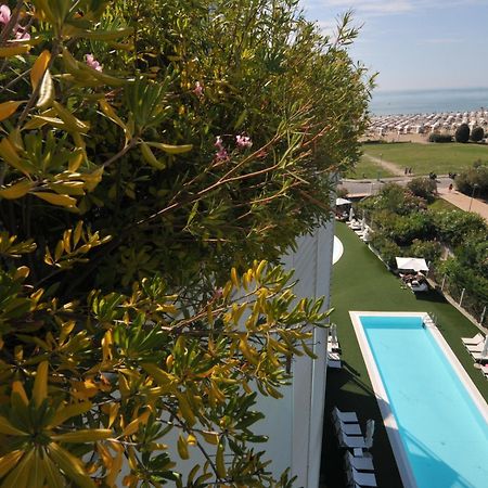 Marina Verde Resort Official Каорле Экстерьер фото