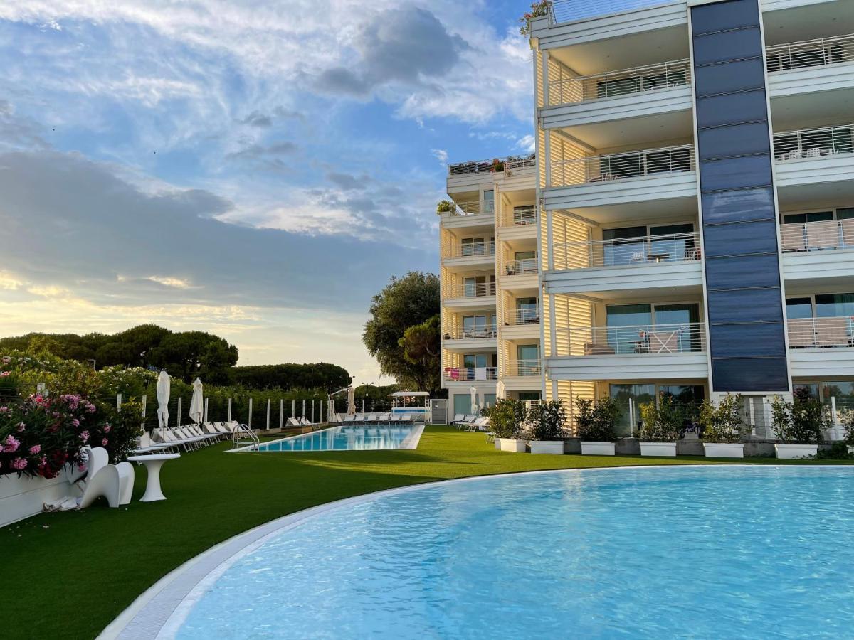 Marina Verde Resort Official Каорле Экстерьер фото