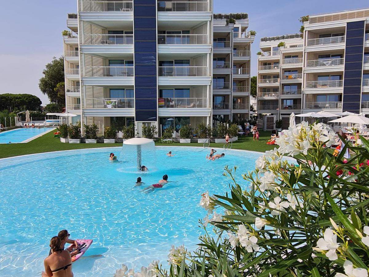 Marina Verde Resort Official Каорле Экстерьер фото