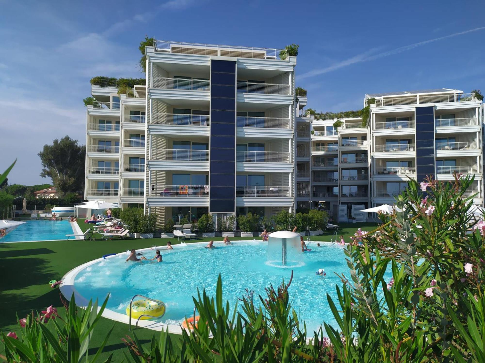 Marina Verde Resort Official Каорле Экстерьер фото