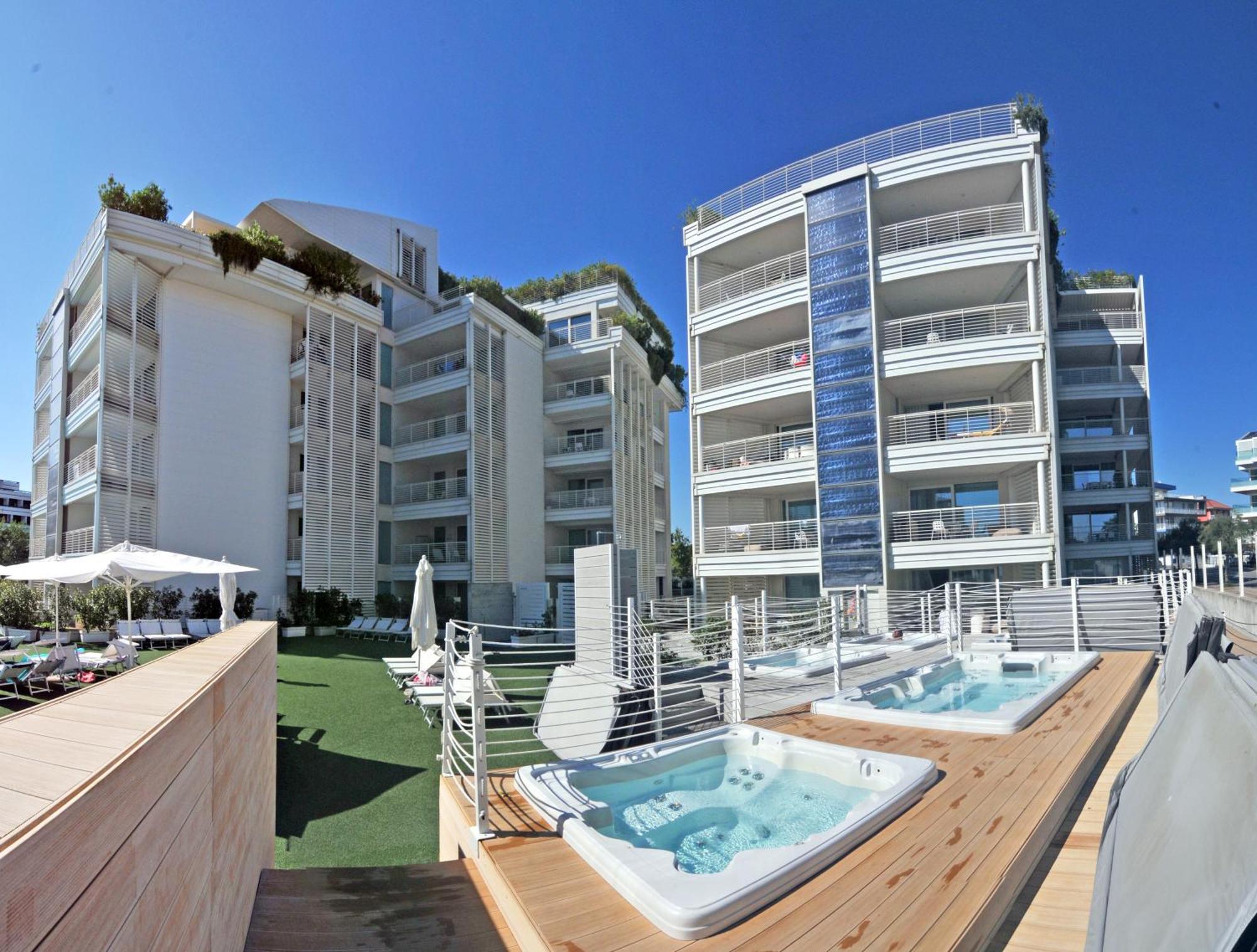 Marina Verde Resort Official Каорле Экстерьер фото