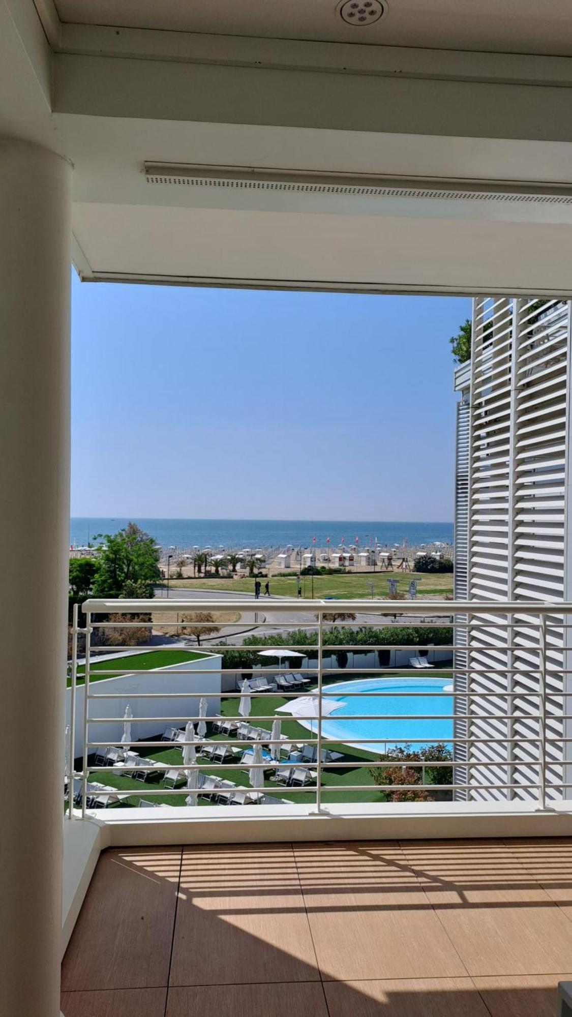 Marina Verde Resort Official Каорле Экстерьер фото