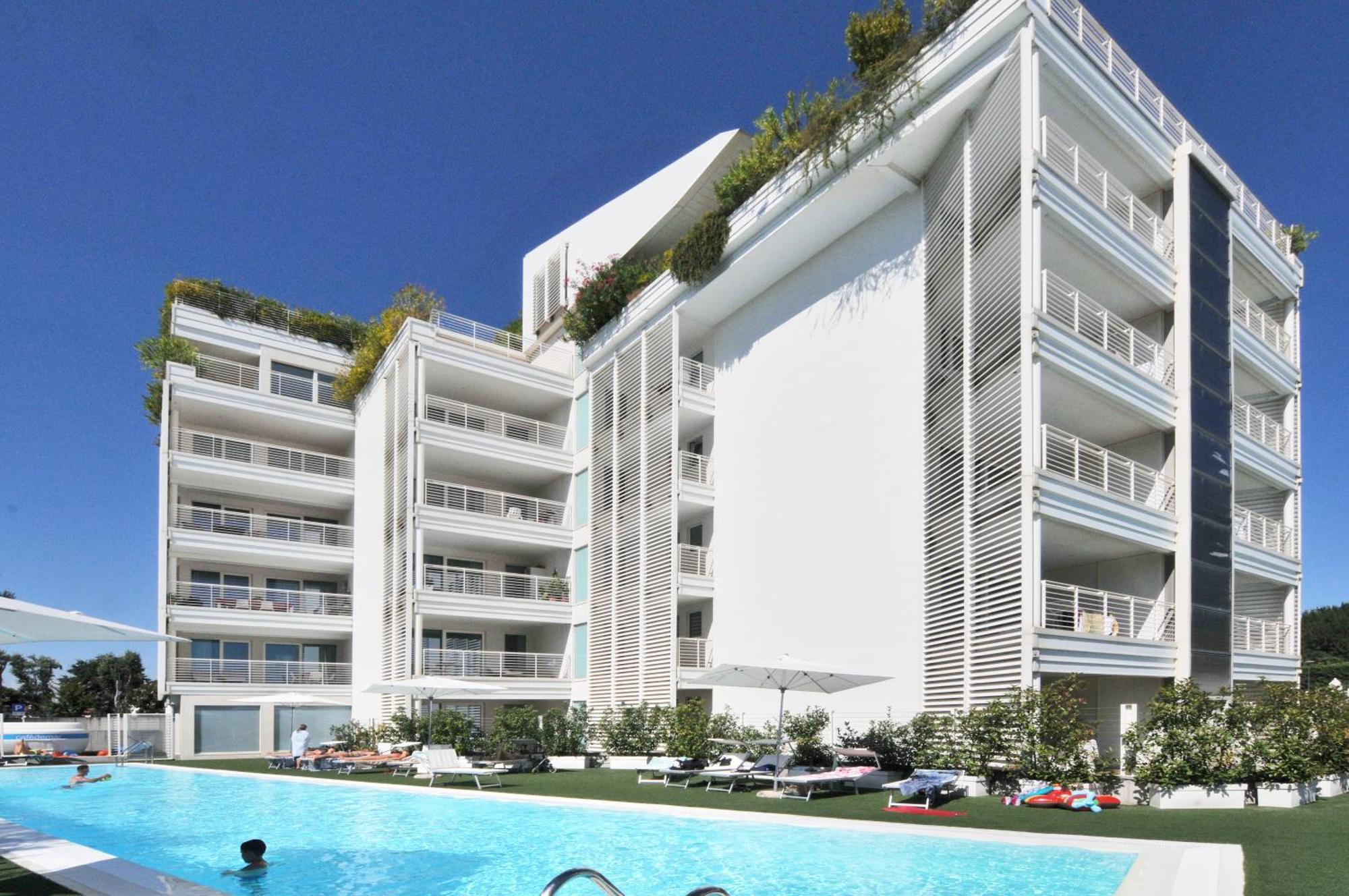Marina Verde Resort Official Каорле Экстерьер фото